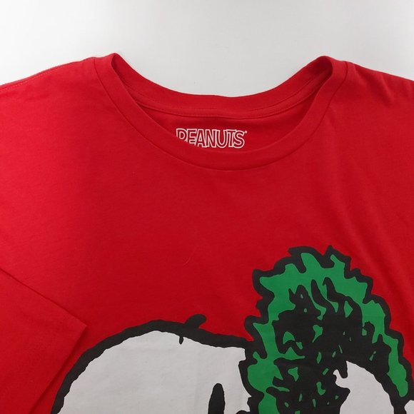Peanuts Original Snoopy T-Shirt 2022 Christmas Wreath Size XXL Red Cotton - Picture 3 of 8